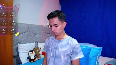 Owen  Independent model  online show from September 12, 2025, 10:21 pm