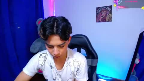 Snapshot of owenblue__ chatting on June 9, 2026, 7:42 am Owen Independent model online show from June 9, 2026, 7:42 am