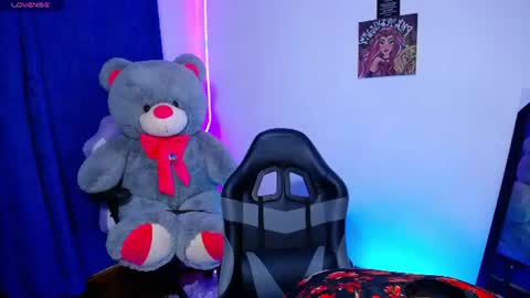 Snapshot of owenblue__ chatting on June 15, 2026, 6:04 am Owen Independent model online show from June 15, 2026, 6:04 am