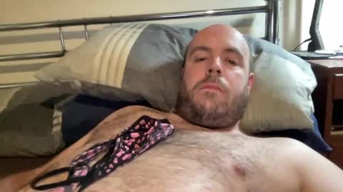 Owen2022 online show from April 4, 2026, 6:22 am