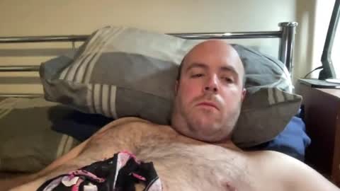 Owen2022 online show from April 6, 2026, 6:14 am