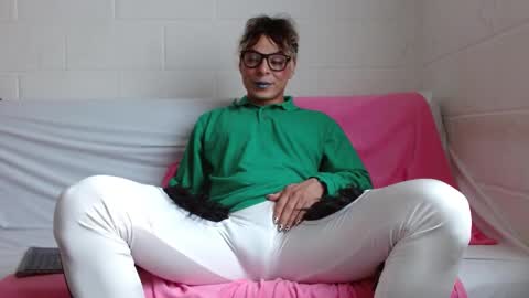 Jeannifer online show from December 28, 2024, 7:22 pm