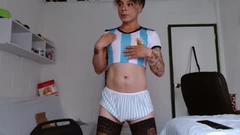 Jeannifer online show from February 1, 2025, 9:19 pm