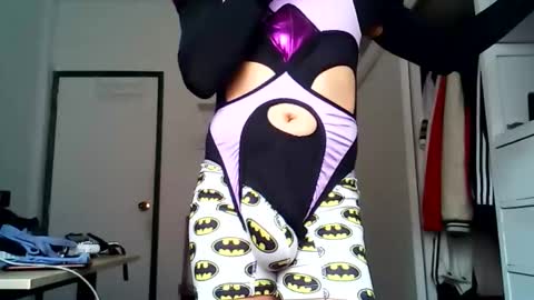 Jeannifer online show from December 17, 2025, 7:31 pm