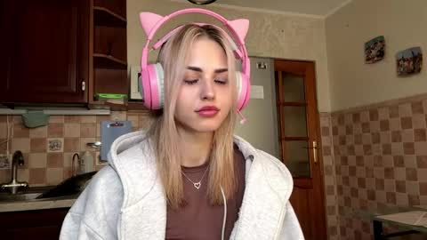 Eva online show from May 9, 2026, 5:23 am