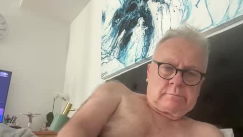 ozhairybearxxxx online show from January 13, 2025, 6:16 am
