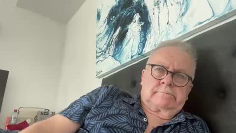 ozhairybearxxxx online show from February 18, 2026, 2:40 am