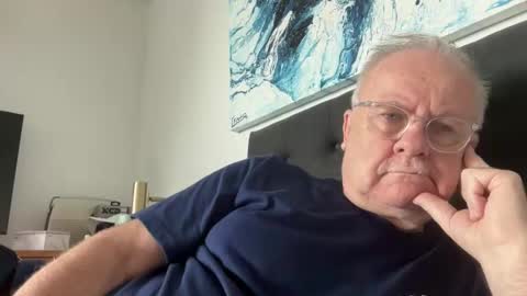 ozhairybearxxxx online show from May 18, 2026, 4:07 am