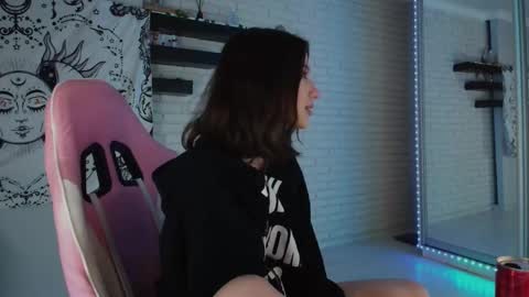 Alice online show from December 10, 2024, 3:33 pm