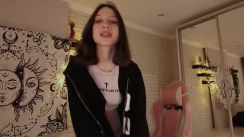 Alice online show from December 26, 2024, 8:00 pm