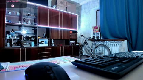 Ella online show from January 21, 2025, 2:37 pm