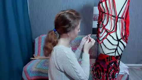 Ella online show from November 26, 2025, 7:53 am