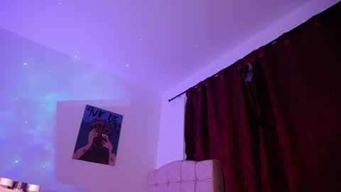 Snapshot of paariss_ chatting on June 12, 2026, 12:20 am Paris online show from June 12, 2026, 12:20 am