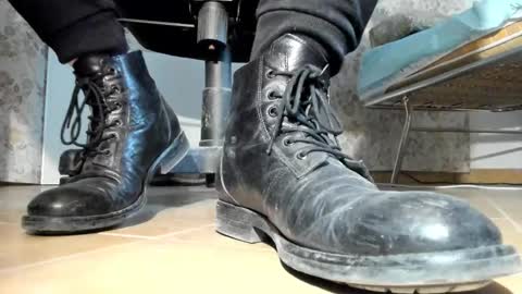 Pablo Meness online show from November 9, 2025, 2:48 pm