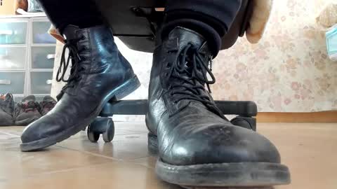 Pablo Meness online show from December 5, 2025, 8:23 am