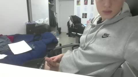 pere online show from February 4, 2026, 7:09 pm