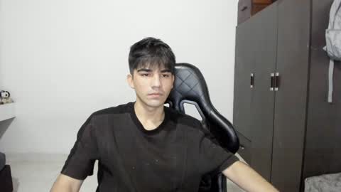 pakun_ online show from January 2, 2025, 10:55 pm