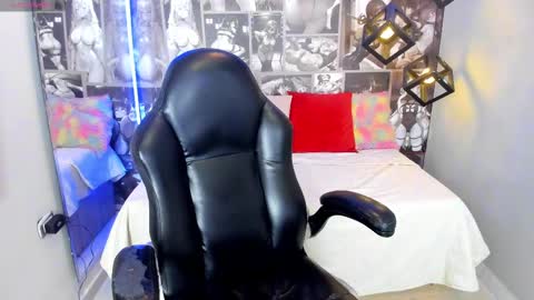 P A L M E R  online show from February 28, 2025, 7:56 pm