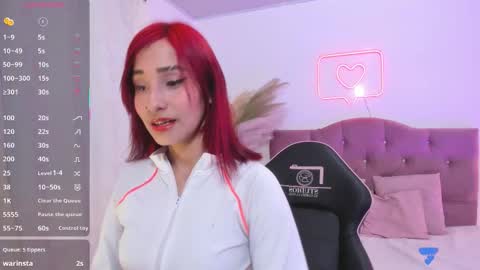 palmerfox_tay online show from September 17, 2025, 3:08 am