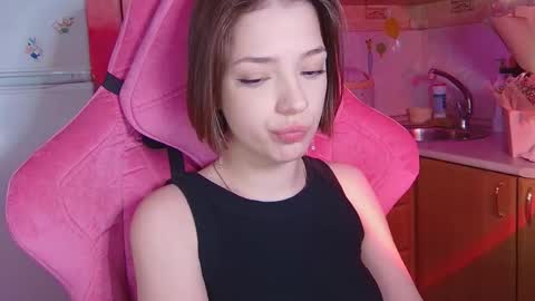 Snapshot of pambeeslyy chatting on May 26, 2026, 2:46 pm Pam online show from May 26, 2026, 2:46 pm