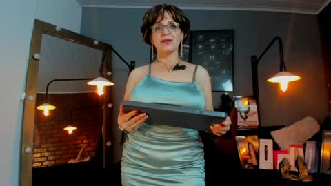 pamela_mature41 online show from April 18, 2026, 2:37 am