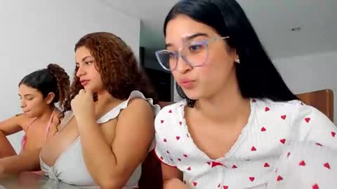 Snapshot of pamela_milleer chatting on January 6, 2025, 6:14 am pamela_milleer online show from January 6, 2025, 6:14 am