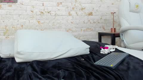 Pamela West online show from December 27, 2024, 10:37 pm