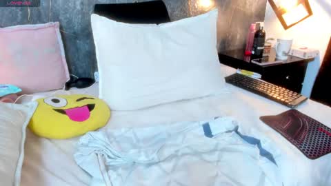 Pamela online show from July 23, 2026, 1:58 am