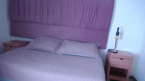 PamelaEvans   online show from March 4, 2025, 1:06 pm