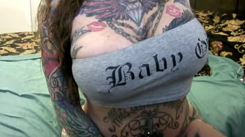 PAMELA GUNNS online show from April 9, 2026, 6:24 pm