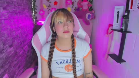 pamelajhonsom online show from December 18, 2024, 4:17 pm