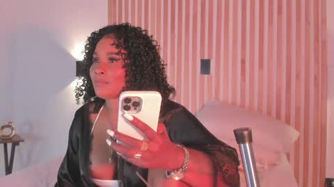 pamelamendez_1 online show from April 17, 2026, 11:08 pm