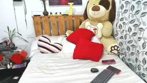 Snapshot of pamelaruiizz3 chatting on June 16, 2026, 12:30 pm Pamela online show from June 16, 2026, 12:30 pm
