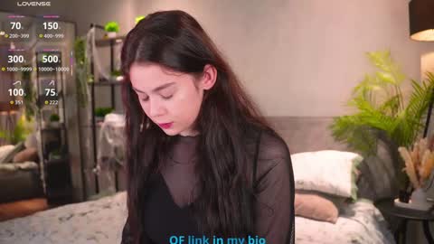 Diana online show from November 12, 2025, 11:25 pm