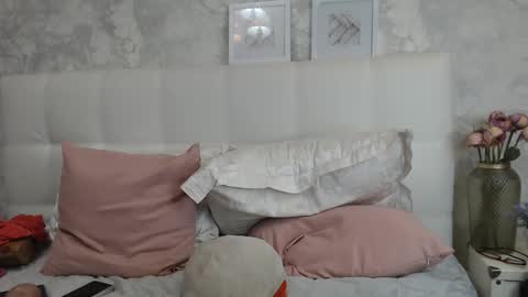 Pamella online show from September 14, 2025, 7:13 pm