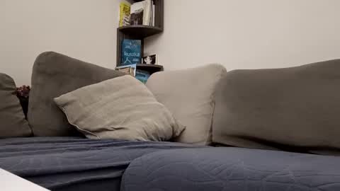 angel hris online show from November 3, 2025, 9:27 pm