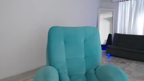 Carolinesworldx online show from June 12, 2026, 3:11 pm