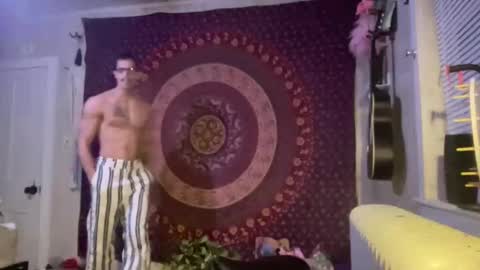 Snapshot of pantiesofthefae chatting on January 30, 2025, 12:18 am Pantiesofthefae online show from January 30, 2025, 12:18 am