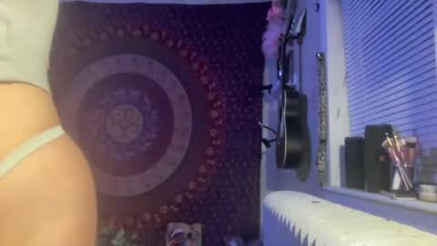 Snapshot of pantiesofthefae chatting on February 15, 2025, 10:55 am Pantiesofthefae online show from February 15, 2025, 10:55 am