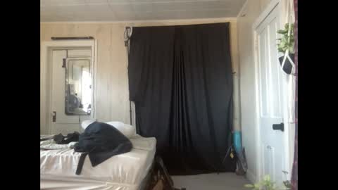 Snapshot of pantiesofthefae chatting on February 22, 2025, 3:36 pm Pantiesofthefae online show from February 22, 2025, 3:36 pm