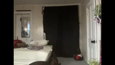 Snapshot of pantiesofthefae chatting on February 28, 2025, 11:36 am Pantiesofthefae online show from February 28, 2025, 11:36 am