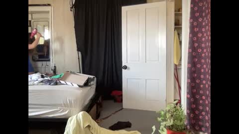 Snapshot of pantiesofthefae chatting on March 12, 2025, 4:46 pm Pantiesofthefae online show from March 12, 2025, 4:46 pm