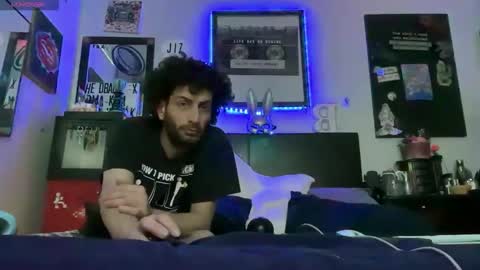 PantsLessTraveler online show from December 2, 2025, 1:11 am