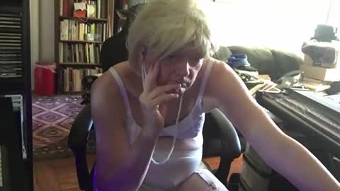 Snapshot of pantyvloletlace chatting on May 1, 2026, 9:19 pm Pantyvioletlace online show from May 1, 2026, 9:19 pm