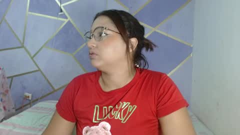 Paola Stone online show from April 3, 2026, 5:27 am