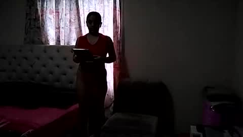 Snapshot of paola_835068 chatting on May 3, 2026, 3:18 pm Paola 23 and Andres 25 online show from May 3, 2026, 3:18 pm