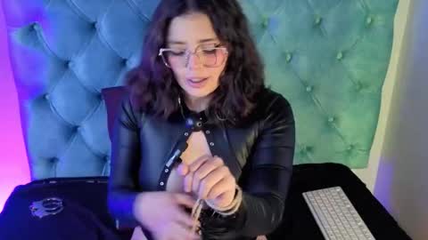 Paola Lyon online show from March 27, 2026, 7:02 pm