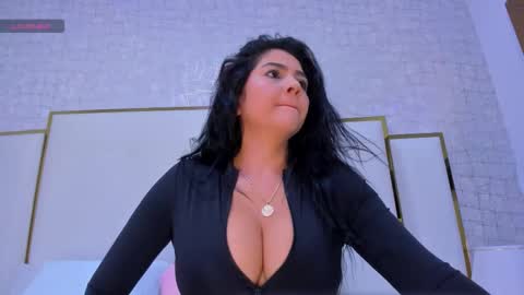 Paola  online show from September 16, 2025, 11:33 am