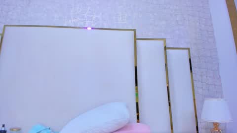 Paola  online show from September 22, 2025, 11:45 am