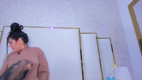 Paola  online show from September 28, 2025, 11:04 am